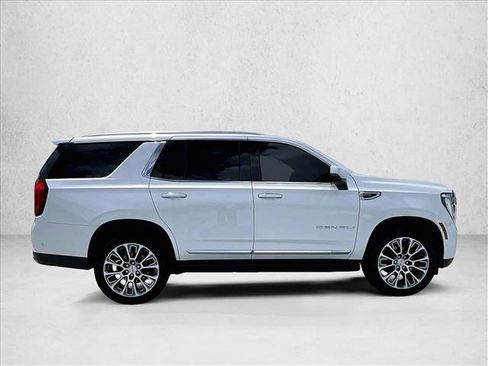 Used 2025 GMC Yukon Denali w/ Denali Reserve Package RWD image 5