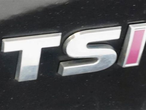 Used 2017 Volkswagen Jetta SE image 40