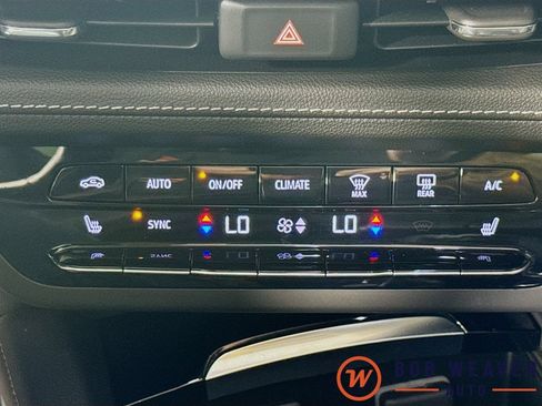 Used 2023 Buick Envision Essence w/ Sport Touring Package AWD/4WD image 25