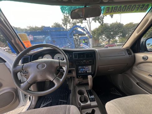 Used 2002 Toyota Tacoma PreRunner image 19