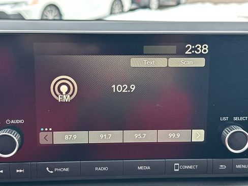 Used 2025 Honda HR-V LX image 16