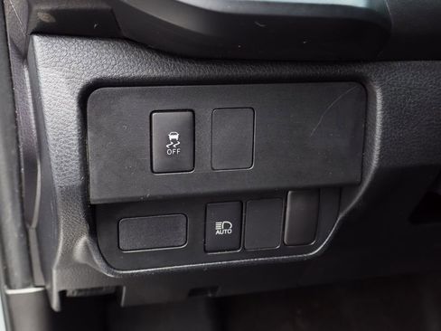 Used 2020 Toyota Tacoma SR image 11