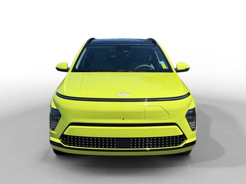 Certified 2025 Hyundai Kona Limited FWD image 8
