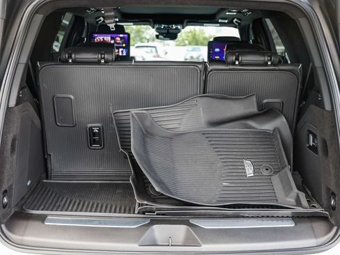 Used 2025 Cadillac Escalade Sport Platinum w/ LPO, ONYX Package AWD/4WD image 29