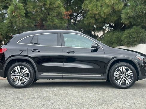 Certified 2025 Mercedes-Benz GLA 250 image 3