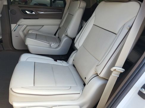 Used 2023 GMC Yukon Denali w/ Advanced Technology Package AWD/4WD image 15