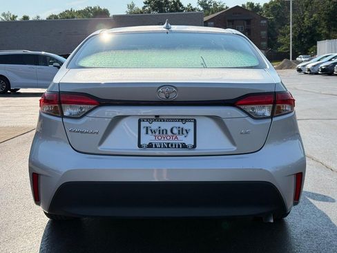 Certified 2025 Toyota Corolla LE FWD image 5