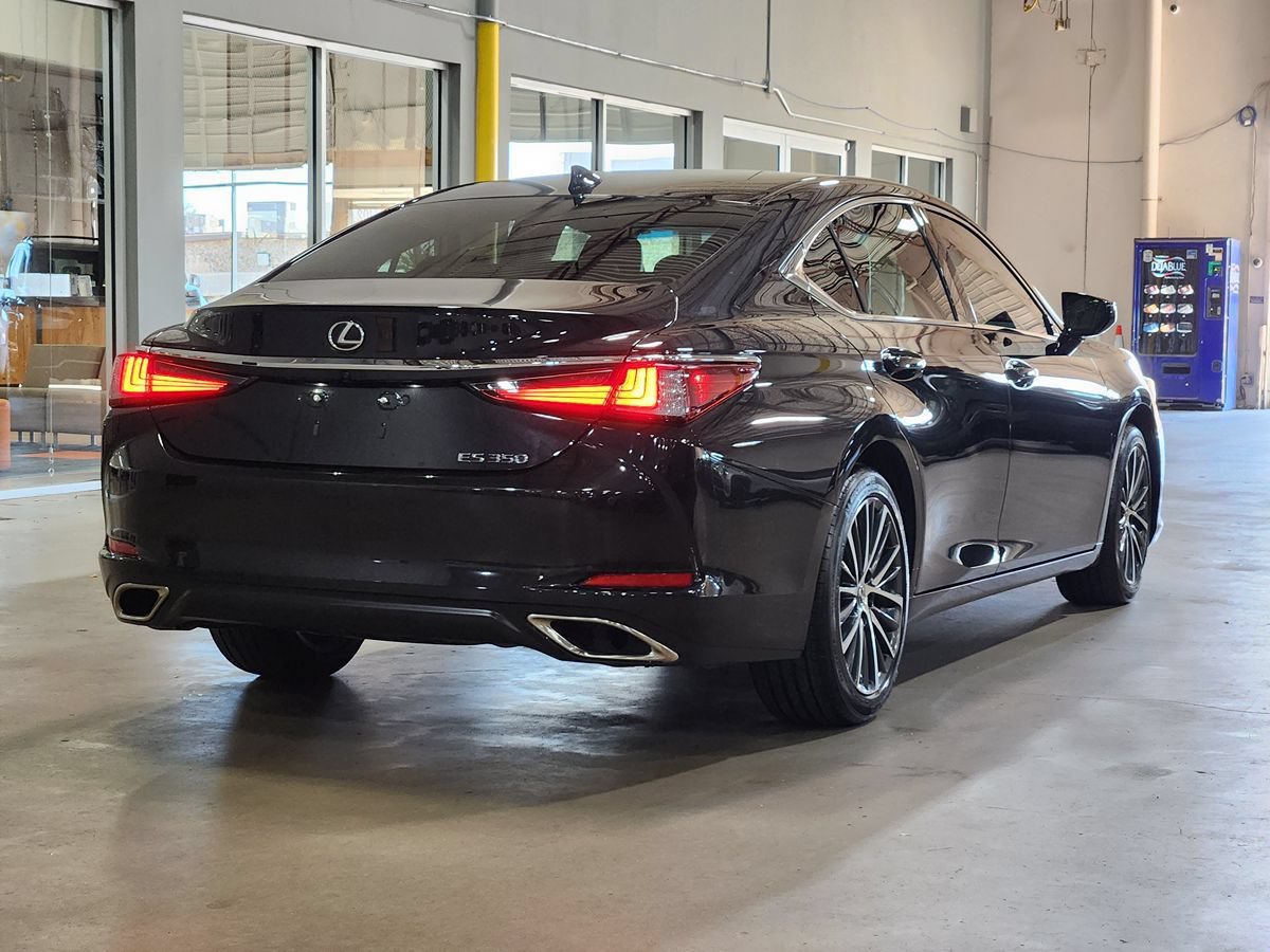 Used 2024 Lexus ES 350 w/ Premium Package FWD image 7