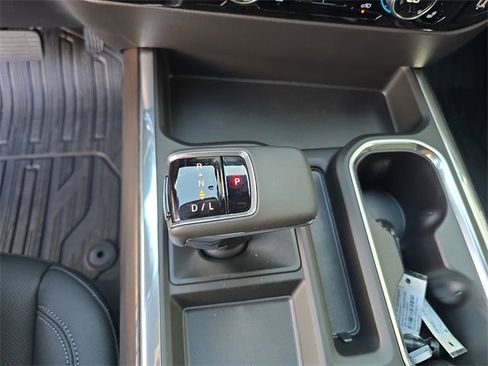 New 2026 GMC Sierra 1500 SLT image 23