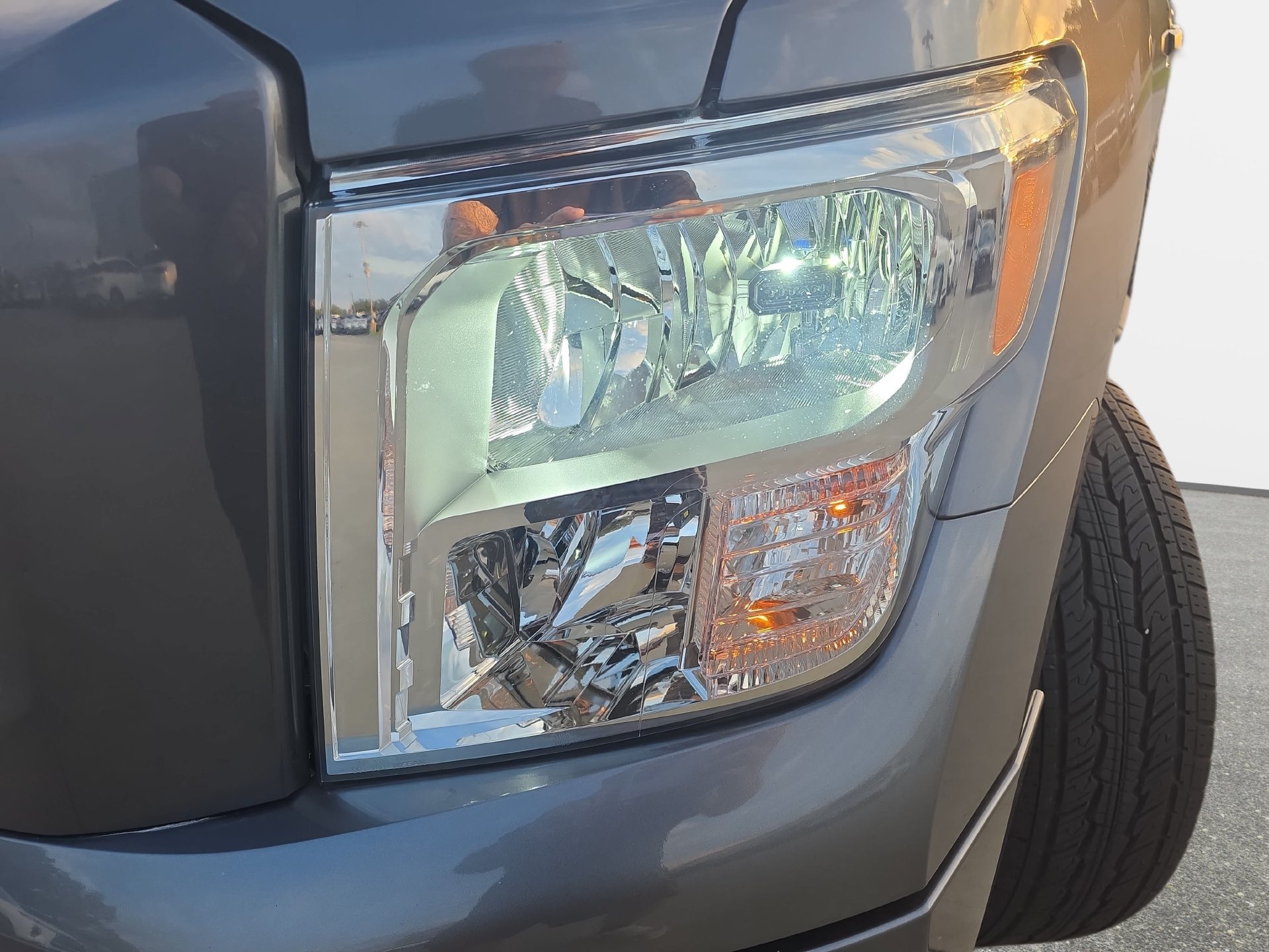 Used 2023 Nissan Titan SV w/ SV Convenience Package RWD image 27