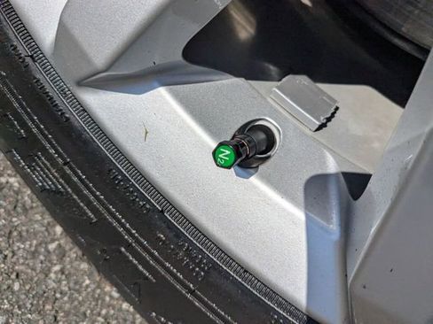 Used 2022 Chevrolet Colorado LT image 14