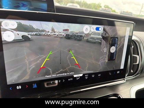 Used 2025 Ford Expedition Platinum AWD/4WD image 28