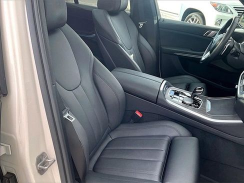Used 2022 BMW X5 xDrive45e image 7