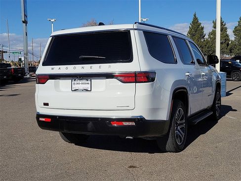 Used 2024 Jeep Wagoneer Series II w/ Flexible Seating Group image 10
