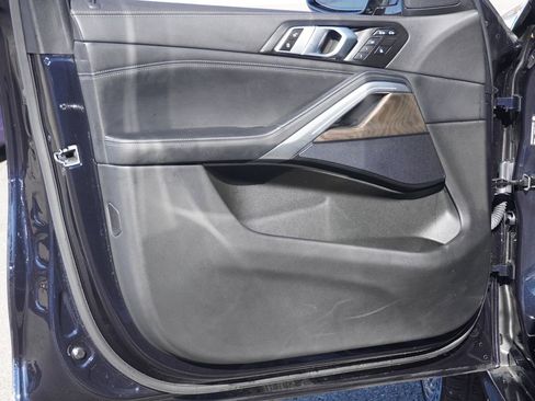 Used 2023 BMW X6 xDrive40i w/ M Sport Package image 24