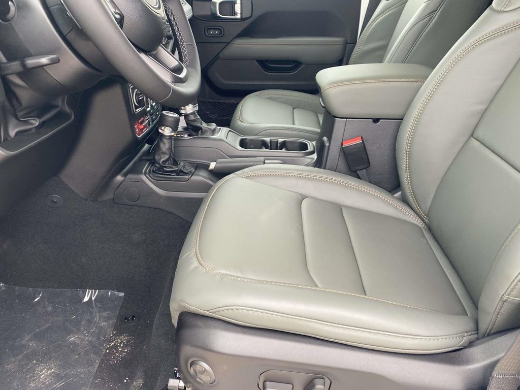 New 2026 Jeep Gladiator Mojave AWD/4WD image 11