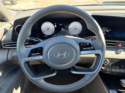 Used 2025 Hyundai Elantra SEL image 34