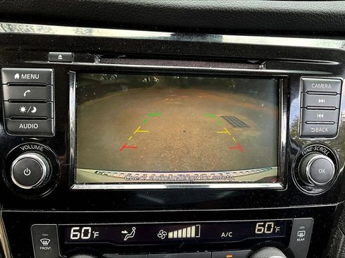 Used 2020 Nissan Rogue SV image 13