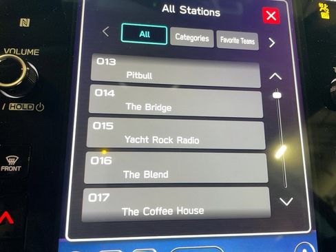 Used 2022 Subaru Outback Premium image 17