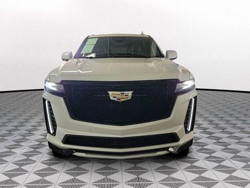 Certified 2024 Cadillac Escalade V w/ Heavy-Duty Trailer Package image 2