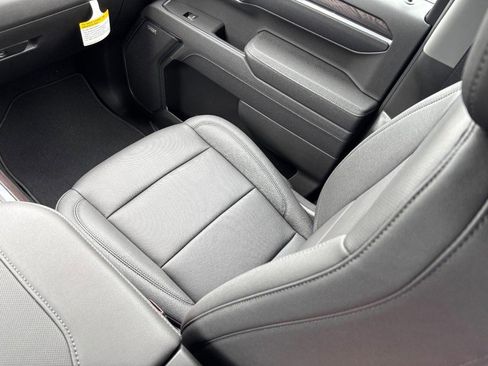 New 2025 GMC Sierra 1500 SLT w/ SLT Premium Plus Package image 34