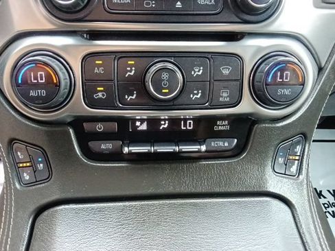 Used 2020 Chevrolet Suburban Premier RWD image 26