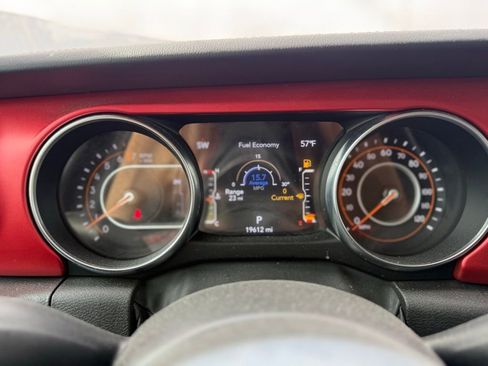 Used 2023 Jeep Gladiator Rubicon w/ LED Lighting Group image 10