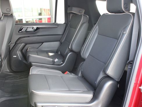 New 2026 Chevrolet Suburban Premier image 18