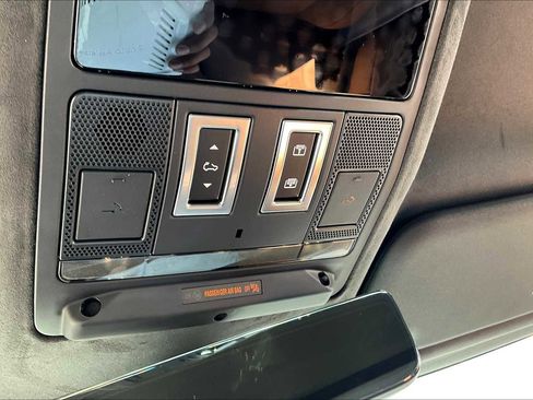 New 2025 Land Rover Defender 90 V8 image 22