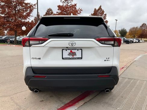 New 2025 Toyota RAV4 LE image 6