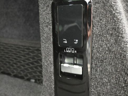 Used 2024 Land Rover Range Rover Sport Dynamic SE image 15