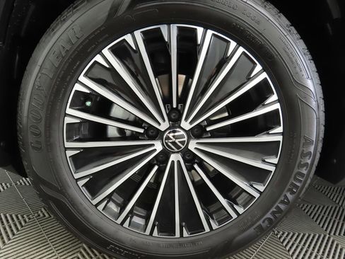 New 2026 Volkswagen Tiguan S FWD image 30