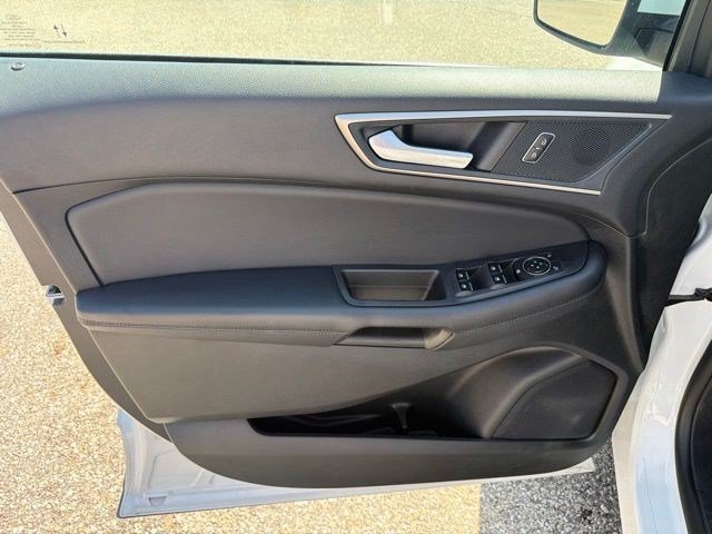 Used 2024 Ford Edge SEL AWD/4WD image 10