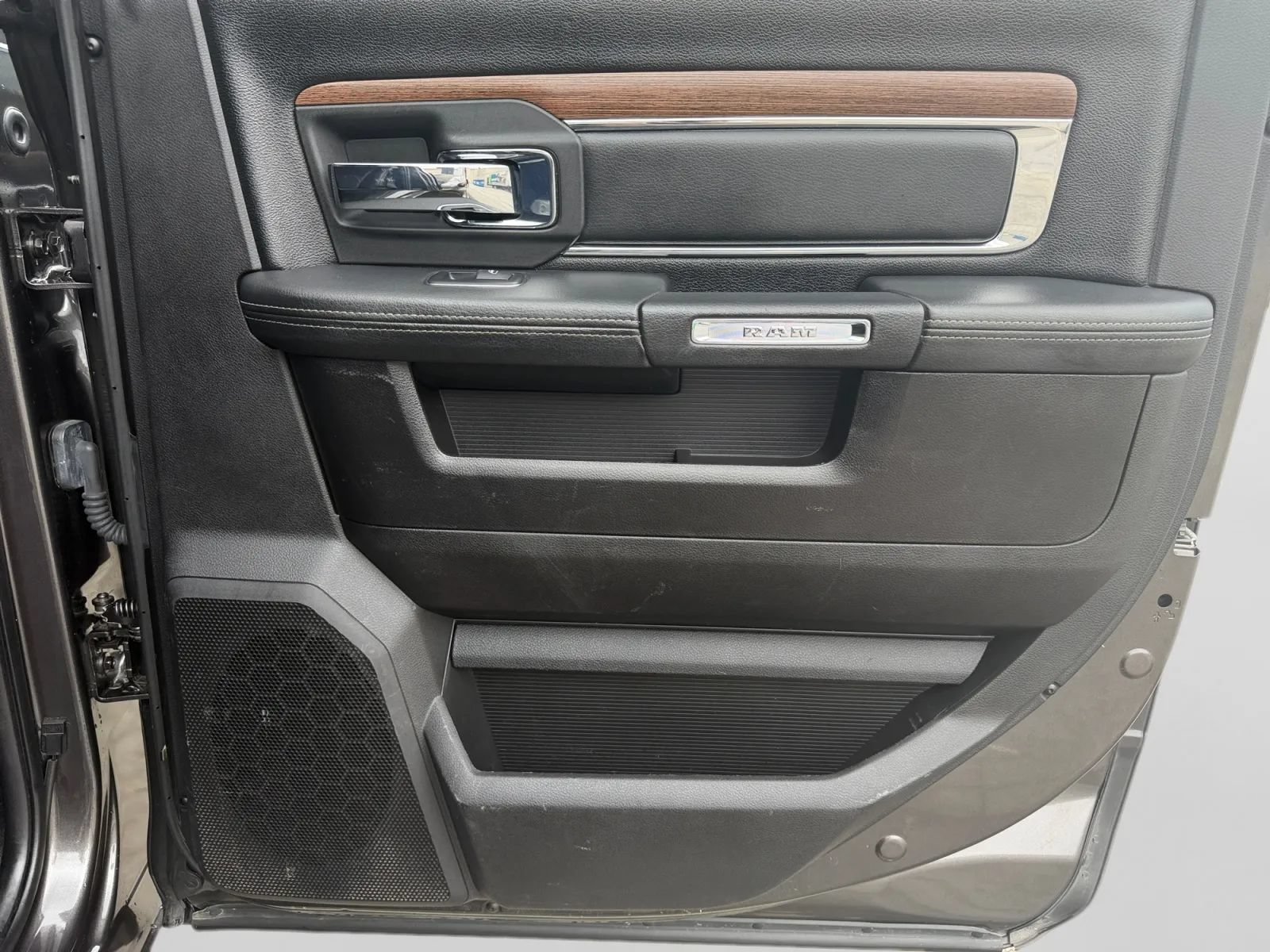 Used 2017 RAM 2500 Laramie AWD/4WD image 28