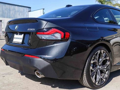 Used 2025 BMW 230i Coupe w/ Premium Package RWD image 11