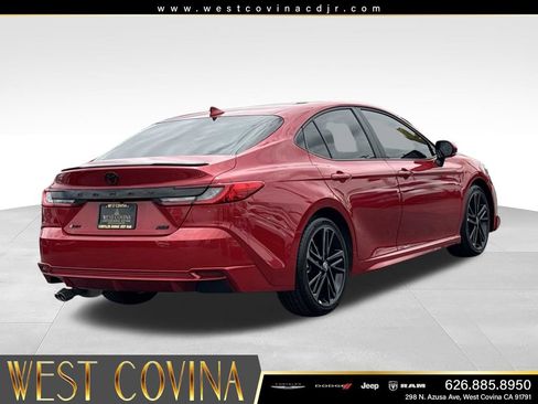 Used 2025 Toyota Camry XSE FWD image 11