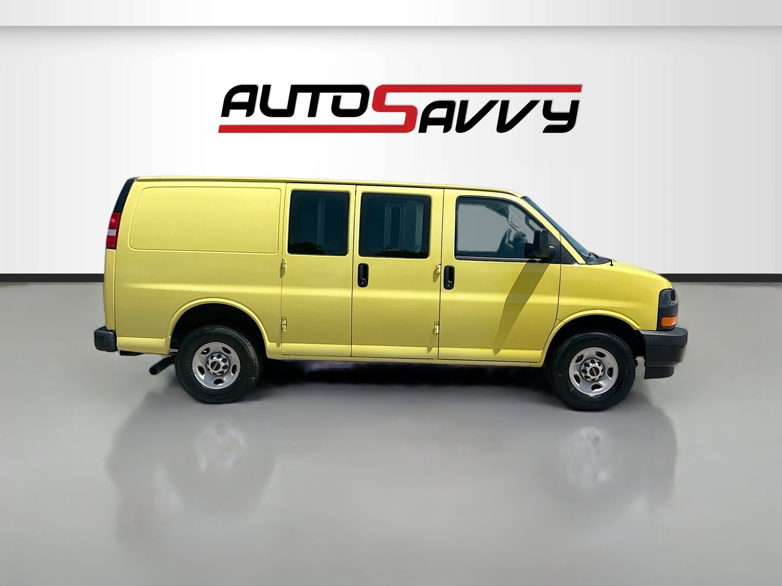 Used 2025 GMC Savana 2500 w/ Enhanced Convenience Package RWD image 8