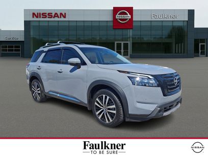 Certified 2025 Nissan Pathfinder Platinum w/ Black Appearance Package