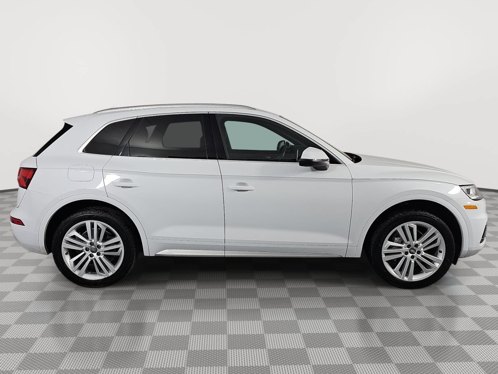 Used 2019 Audi Q5 2.0T Premium Plus w/ Premium Plus Package AWD/4WD image 9