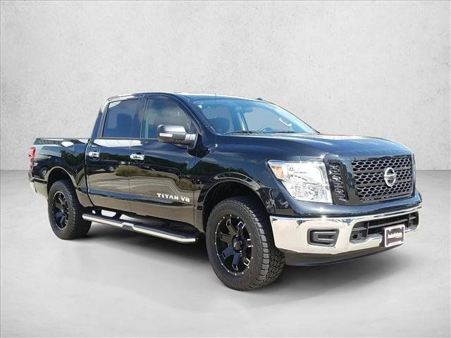 Used 2019 Nissan Titan SV RWD image 3