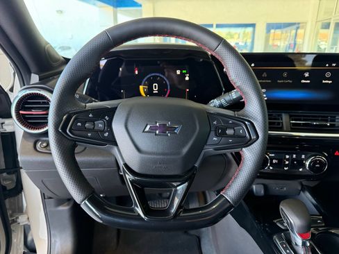 New 2026 Chevrolet Trax RS w/ Sunroof Package FWD image 16