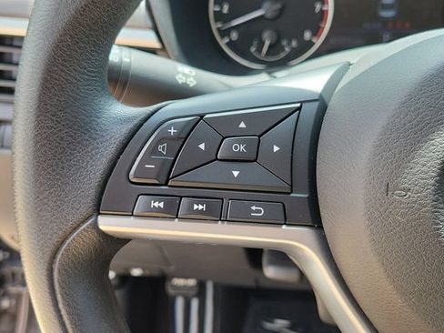 Used 2025 Nissan Altima 2.5 SV FWD image 20