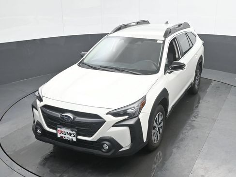 Used 2025 Subaru Outback Premium AWD/4WD image 35