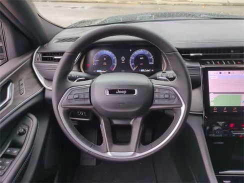 New 2025 Jeep Grand Cherokee L Limited image 23