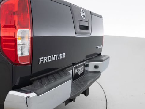 Used 2012 Nissan Frontier SV w/ SV Premium Utility Pkg image 16