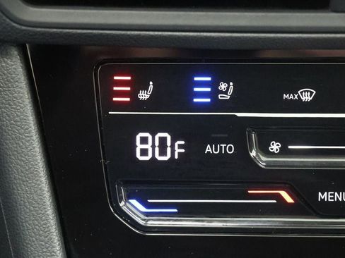 Used 2025 Volkswagen Jetta SEL image 26