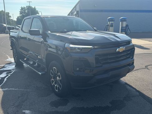 Used 2023 Chevrolet Colorado LT w/ LT Convenience Package III AWD/4WD image 7