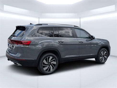 New 2026 Volkswagen Atlas SE image 3
