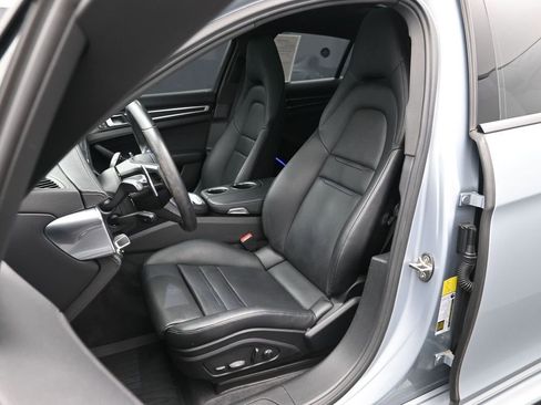 Certified 2023 Porsche Panamera 4 Platinum Edition image 5