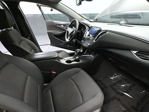 Used 2021 Chevrolet Malibu LT image 44